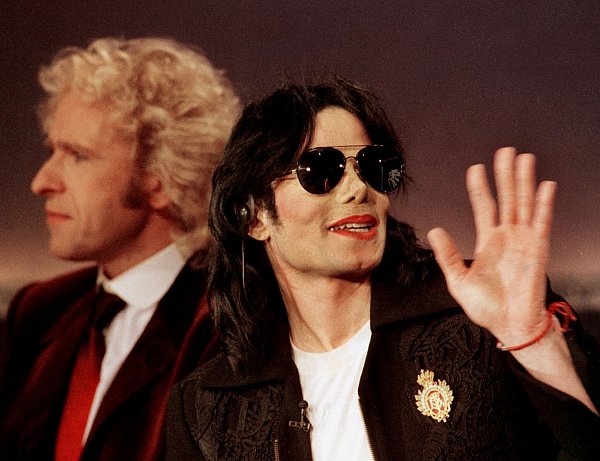Besonders Michael Jacksons Auftritte bescherten Gottschalk in den 90ern eine Topquote. (Archivfoto) - © picture alliance / dpa