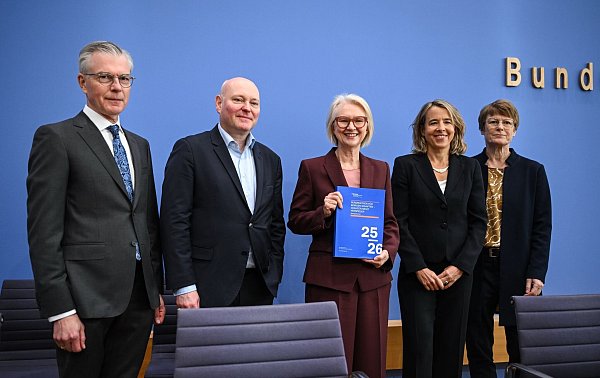 Die Wirtschaftsweisen sind nicht einer Meinung. - © Britta Pedersen/dpa