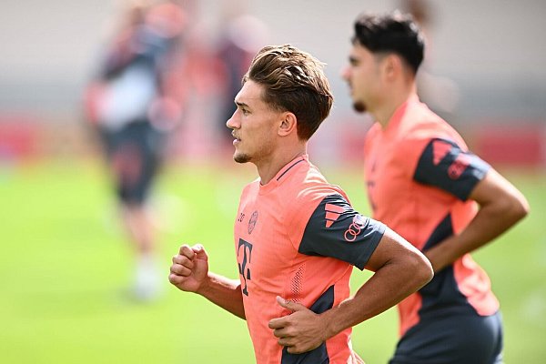 Setzt sich Tom Bischof als junger Spieler durch? - © Harry Langer/dpa