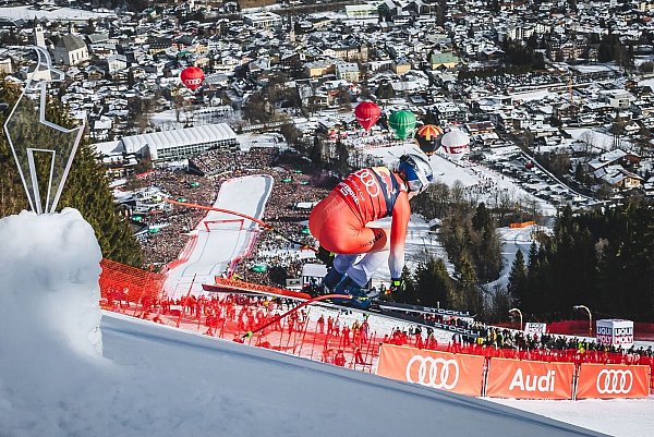 Marco Odermatt muss weiter auf seinen ersten Abfahrtstriumph auf der Streif warten. - © Expa/Johann Groder/APA/dpa