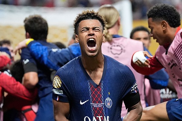 Matchwinner für Paris: Desiré Doué. - © Brynn Anderson/AP/dpa