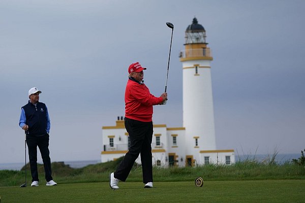 In Schottland entsteht derzeit ein weiterer Golfplatz Trumps. (Archivbild) - © Andrew Milligan/PA Wire/dpa