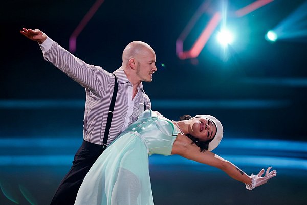Olympiasieger Fabian Hambüchen untermauerte weiter seine Favoritenrolle. - © Rolf Vennenbernd/dpa