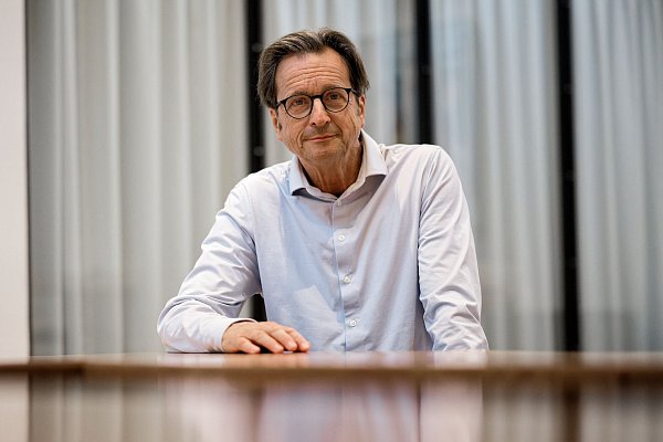 Der Psychologe Stephan Grünewald legt passend zum Tag der deutschen Einheit ein Psychogramm der Deutschen vor (Archivbild). - © Henning Kaiser/dpa