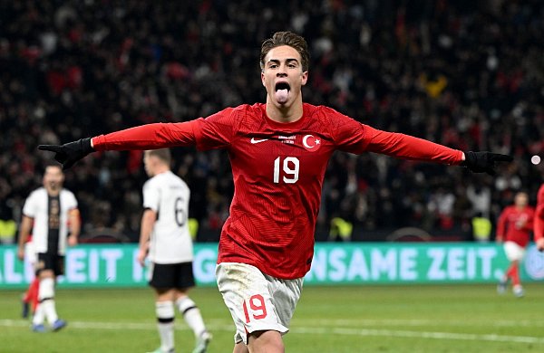 Der in Regensburg geborene Kenan Yildiz sorgte vor der Pause für die türkische Führung. - © Federico Gambarini/dpa