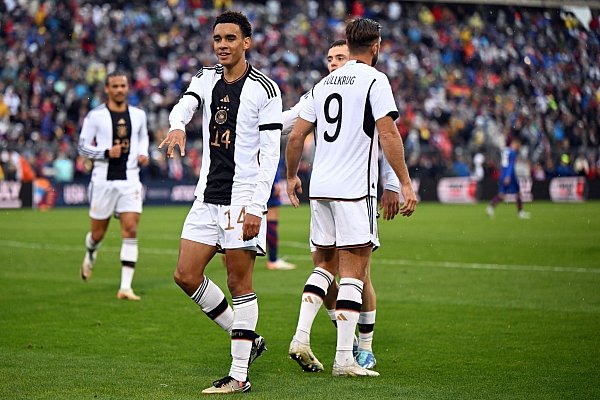 Jamal Musiala sorgte mit seinem Tor zum 3:1 für den Endstand. - © Federico Gambarini/dpa