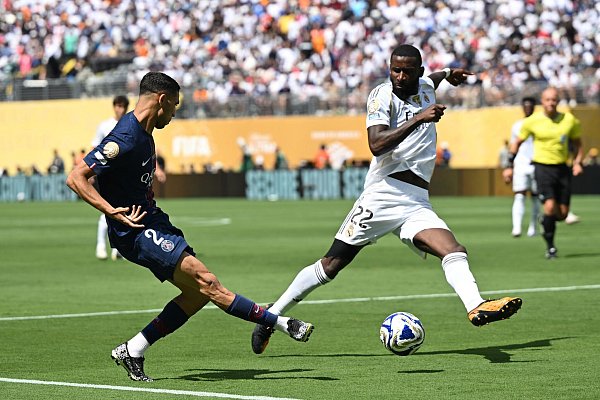 Auch Antonio Rüdiger (r), hier in Aktion gegen Achraf Hakimi, war völlig überfordert. Der DFB-Abwehrboss verschuldete das zweite Gegentor. - © Sven Hoppe/dpa