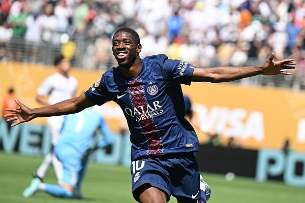 Der ehemalige Dortmunder Ousmane Dembélé bejubelt sein Tor zum 2:0. - © Sven Hoppe/dpa