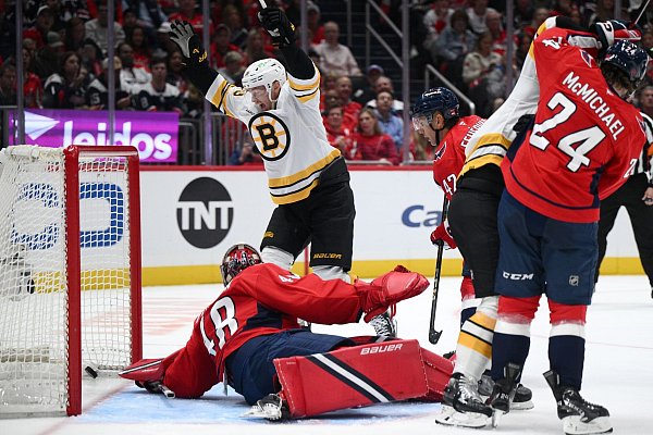 Der erste Treffer in der Amtszeit von Marco Sturm sorgte für Jubel bei den Bruins. - © Nick Wass/FR67404 AP/AP/dpa