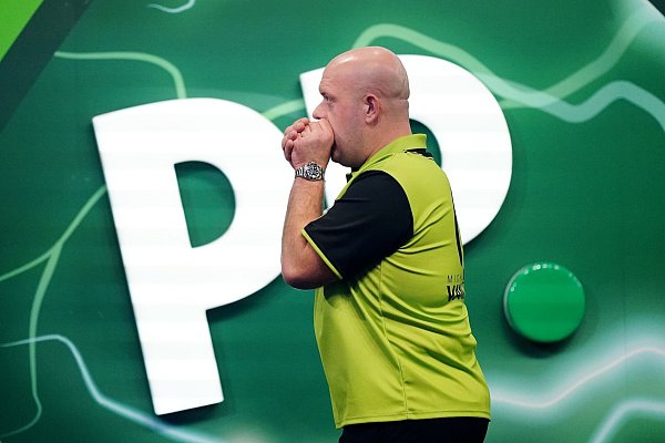 Van Gerwen dominiert im Halbfinale. - © Zac Goodwin/PA Wire/dpa