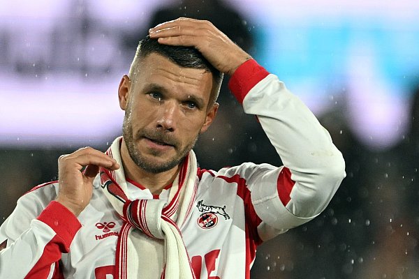 Kultfigur mit großer Strahlkraft: Lukas Podolski denkt über eine Rückkehr nach Köln nach. - © Federico Gambarini/dpa