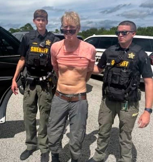 Dem 58 Jahre alte Verdächtigen droht eine lebenslange Haftstrafe. (Archivbild) - © Uncredited/Martin County Sheriff’s Office/AP/dpa