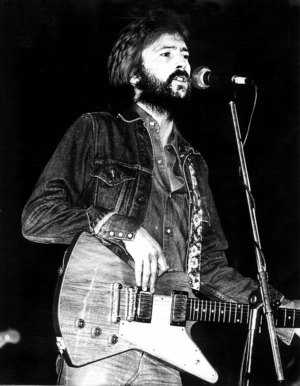 Seit den 1960er Jahre prägte Eric Clapton die Gitarrenmusik maßgeblich. (Archivbild) - © Heidtmann/dpa