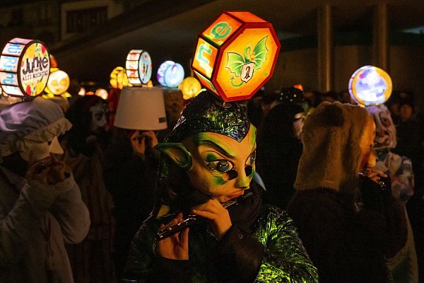 Das Fest in der Schweizer Grenzstadt gilt als bedeutendste protestantische Fasnacht der Welt. - © Georgios Kefalas/Keystone/dpa