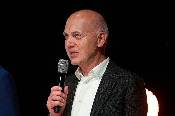 DFB-Präsident Bernd Neuendorf ist von der Arbeit der Fanprojekte überzeugt. - © Bernd Thissen/dpa