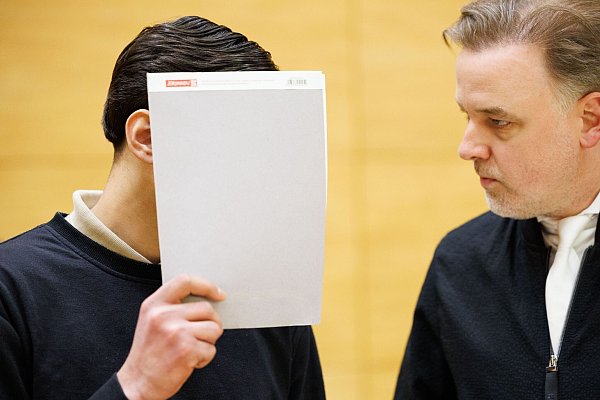Das Gericht urteilte nach Jugendstrafrecht - © Friso Gentsch/dpa