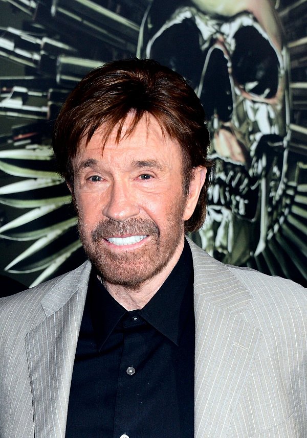 Mit Action-Rollen wurde Chuck Norris in Hollywood bekannt. (Archivbild) - © Paul Buck/EPA/dpa