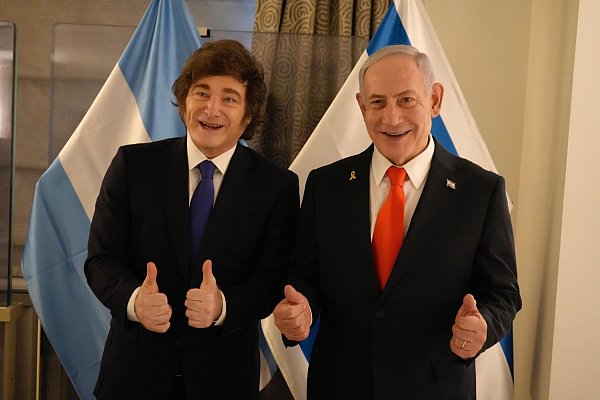 Vor seiner Rede im UN-Plenum trifft Israels Regierungschef Netanjahu mit dem argentinischen Präsidenten Milei einen engen Verbündeten. - © Uncredited/Präsidialamt Argentinien/dpa