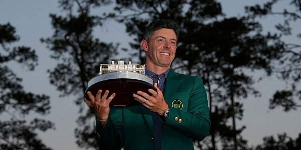 Rory McIlroy komplettiert mit dem Sieg in Augusta den Karriere-Grand-Slam. - © David J. Phillip/AP/dpa