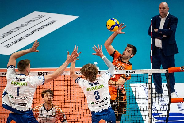 Moritz Reichert verwandelte den Matchball. - © Julius Frick/dpa