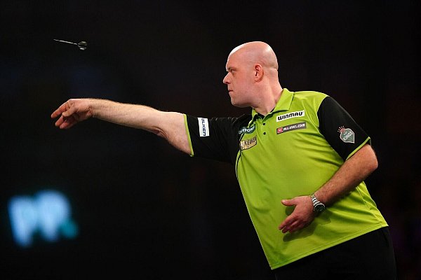 Van Gerwen steht im Achtelfinale. - © Zac Goodwin/PA Wire/dpa