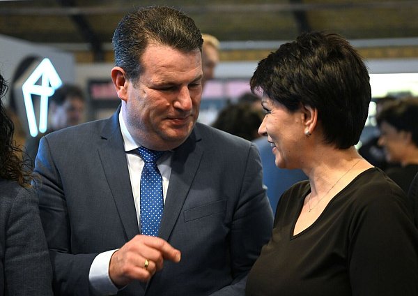 Der damalige Arbeitsminister Hubertus Heil (SPD) und sein «Job-Motor»: Wie diese Ukrainerin sollten viele Flüchtlinge Arbeit bekommen. (Archivfoto vom Juni 2024) - © Britta Pedersen/dpa