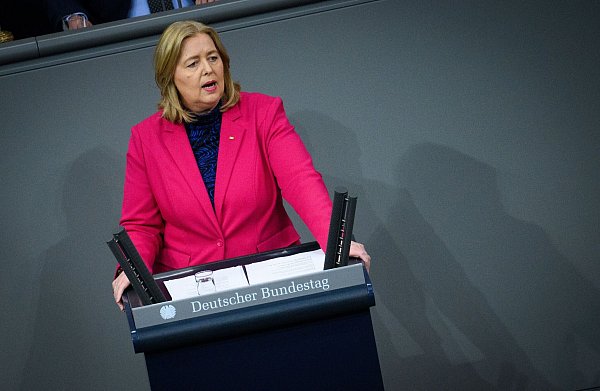 Arbeitsministerin Bärbel Bas (SPD) will Verschärfungen beim Bürgergeld. (Archivfoto) - © Bernd von Jutrczenka/dpa