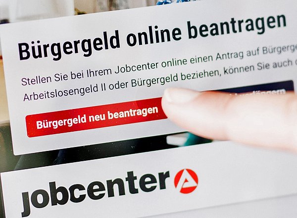 Bürgergeld - immer eine gerechte Sache? Die Koalition meint: Nein. (Archivfoto) - © Carsten Koall/dpa
