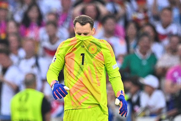 Torwart Manuel Neuer nach dem Ausscheiden bei der Heim-EM. - © Tom Weller/dpa