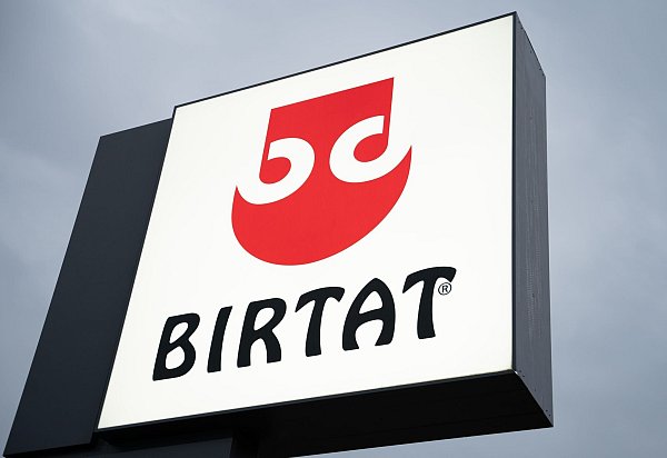 Birtat in der Kritik: Die Gewerkschaft NGG wirft dem Dönerspieß-Hersteller eine Blockadehaltung vor. (Archivbild) - © Markus Lenhardt/dpa