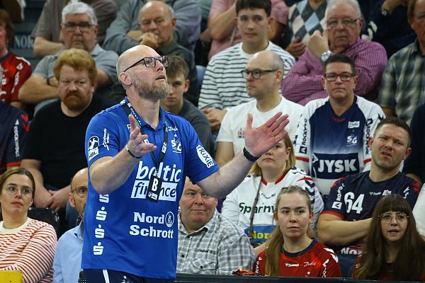 Trainer Ales Pajovic von der SG Flensburg-Handewitt. - © Michael Hundt/dpa