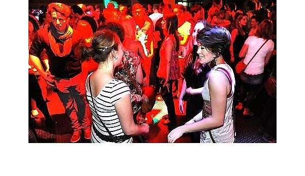 1.500 Studenten

feiern Mensa-Party - © BIELEFELD