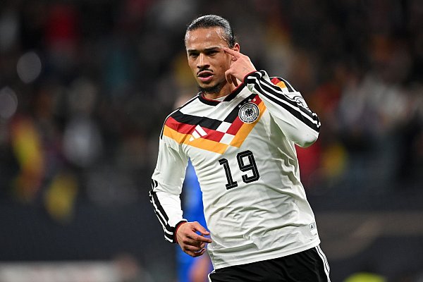 Er sollte sich bewähren - Leroy Sané traf gleich doppelt. - © Robert Michael/dpa