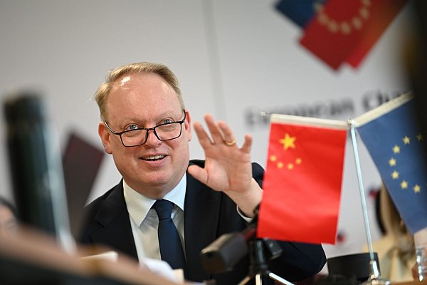 EU-Kammerpräsident Eskelund sieht bei China Handlungsbedarf. (Archivbild) - © Johannes Neudecker/dpa