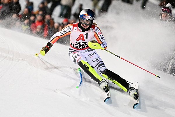 Emma Aicher gilt als große Zukunftshoffnung im deutschen Alpin-Team. - © Barbara Gindl/APA/dpa