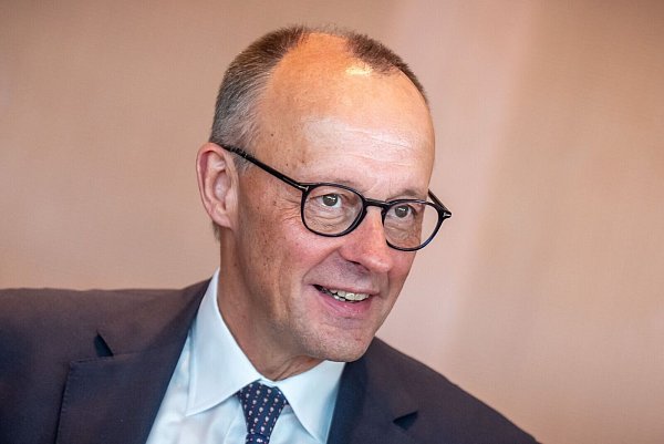 Bundeskanzler Friedrich Merz (CDU) sagt: «Wir müssen ran an die sozialen Sicherungssysteme.» (Foto: Archiv) - © Michael Kappeler/dpa