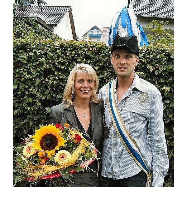 Das neue Calenberger Königspaar, Ansgar und Diana Grote, freut sich auf das Schützenfest, das vom 25. bis 27. Juli in der Ortschaft gefeiert wird. - © FOTO: PRIVAT