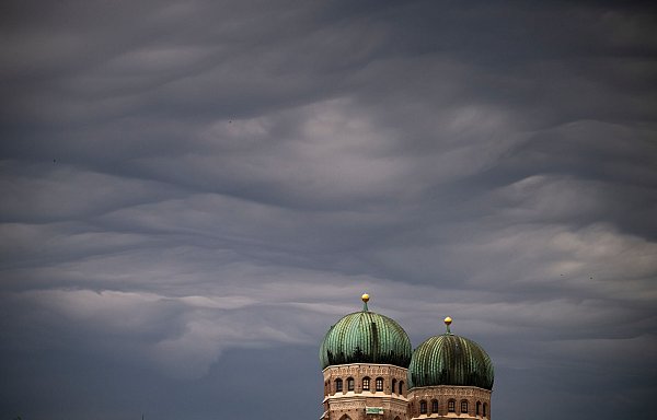 Wolken bestimmen in Teilen Deutschlands das Bild in den kommenden Tagen. - © Peter Kneffel/dpa