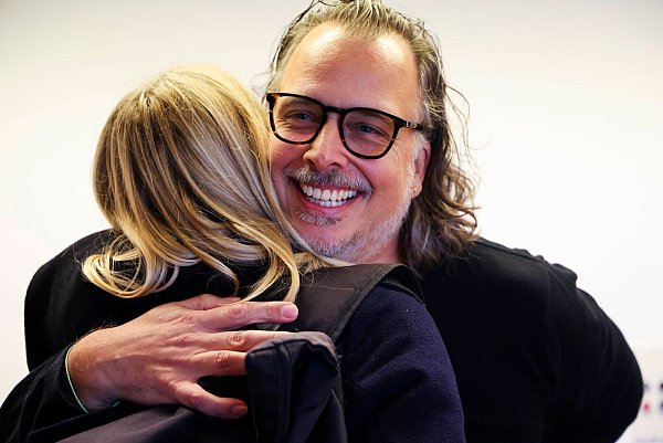 Freude über Erfolg vor Gericht: Unternehmer darf Namen «Likör ohne Ei» verwenden. - © Frank Molter/dpa