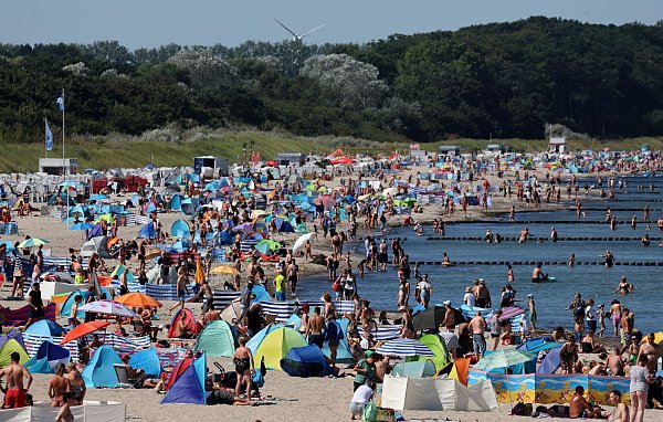 Ferien an der see. - © Bernd Wüstneck/dpa
