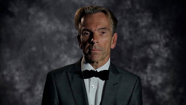 Die 007-Faszination von Gunnar Bond James Schäfer hat auch mit seinem verschwundenen Vater zu tun. - © Rene Pannevis/The Other Fellow Ltd/Journeyman Pictures/dpa