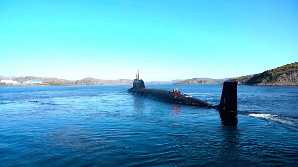 Auch in der Ostsee und in der polaren Barentssee wurde geübt. - © Russisches Verteidigungsministerium/AP/dpa