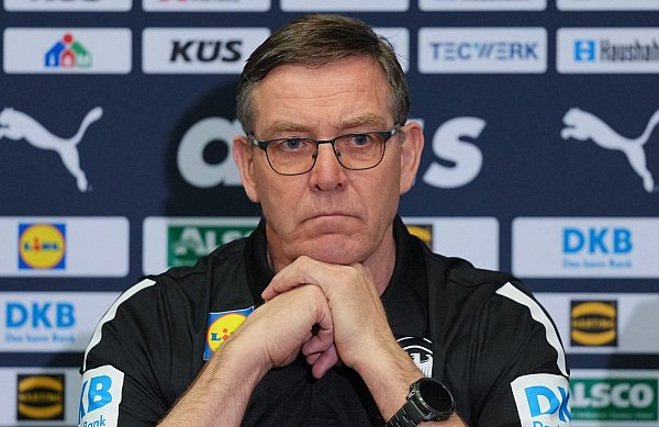 Bundestrainer Alfred Gislason ist der älteste Auswahl-Coach bei der Handball-WM. - © Soeren Stache/dpa