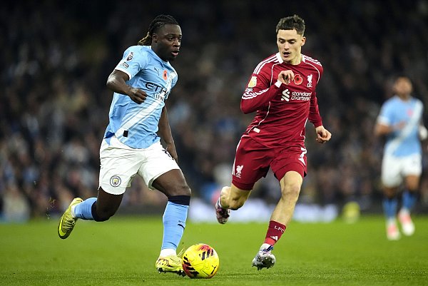 Mann des Spiels war Jeremy Doku (l), der auch das 3:0 für Man City erzielte. - © Nick Potts/PA Wire/dpa
