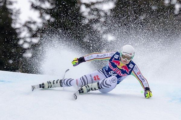 Im Januar 2024 gab Jacob Schramm in Kitzbühel sein Weltcup-Debüt - ein Jahr später verletzt er sich dort schwer. - © Expa/Johann Groder/APA/dpa