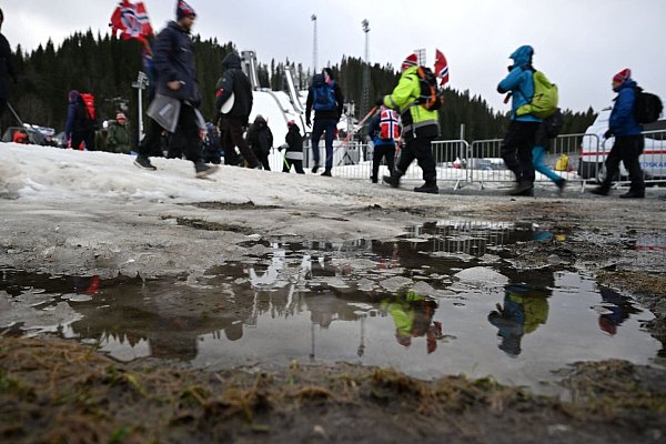 Regen und Wind: Wirklich gemütlich ist das Wetter in Trondheim nicht. - © Hendrik Schmidt/dpa