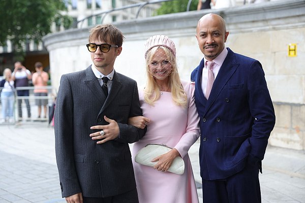 Auch Ex-Bandkollegin Emma Bunton ist unter den Gästen. - © Toby Shepheard/PA Wire/dpa