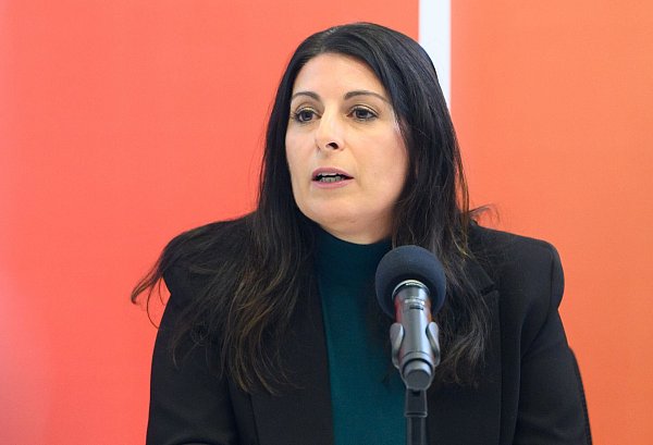 Sieht «rote Linien» überschritten: Betriebsratschefin Daniela Cavallo. - © Alicia Windzio/dpa