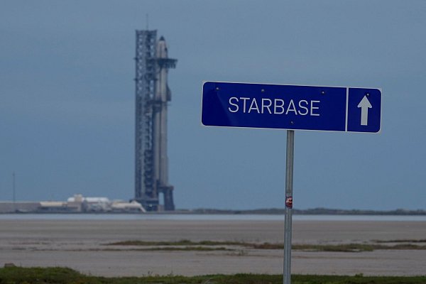 Das Raketensystem «Starship» von SpaceX wird für einen Testflug vorbereitet (Archivbild). - © Eric Gay/AP/dpa