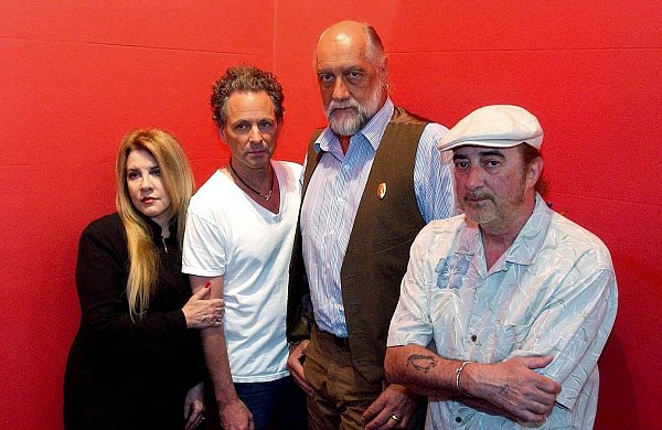 Gerüchten zufolge könnten die vier verbleibenden Mitglieder von Fleetwood Mac, Stevie Nicks, Lindsey Buckingham, Mick Fleetwood und John McVie, noch ein letztes Mal gemeinsam auf Tournee gehen. (Archivbild) - © picture alliance / dpa